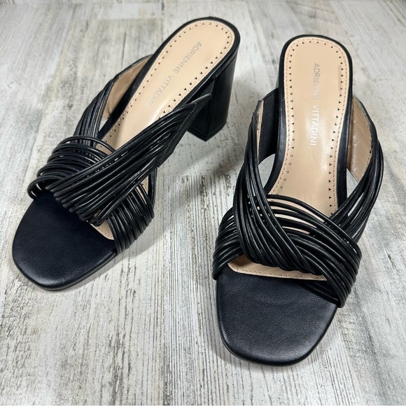 New Adrienne Vittadini Annalee Black Faux Leather Slip On Block Heel Sandal #211 - Picture 1 of 9